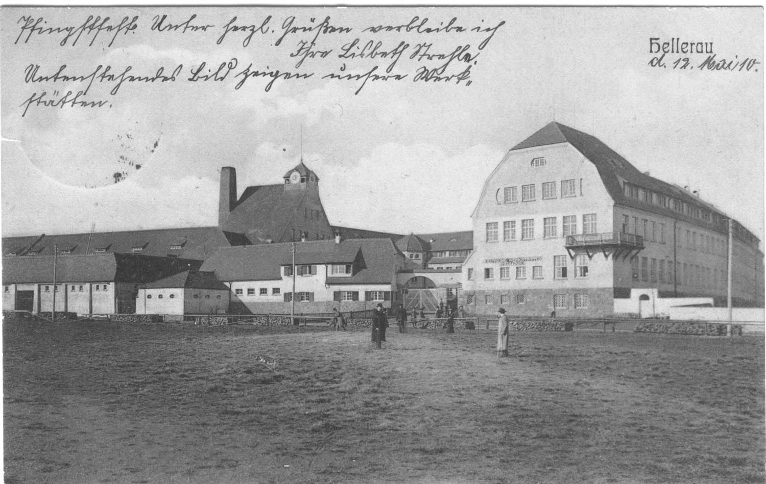 Postkarte im Din-lang-Format, schwarz-weiß, oben beschrieben: Gebäude-Ensemble.
